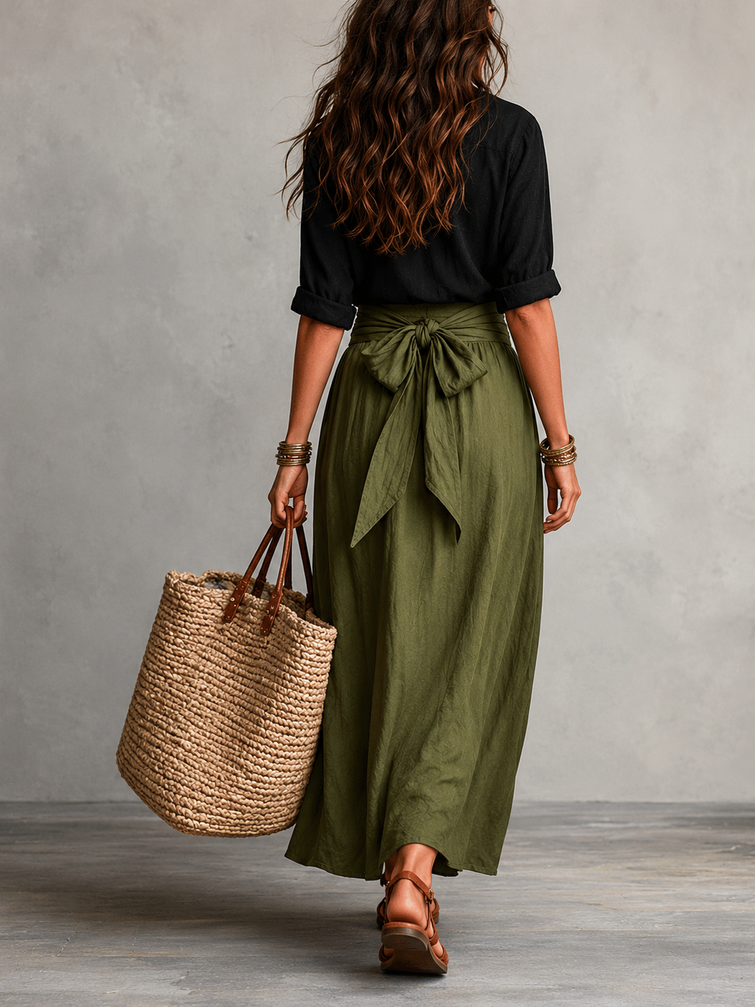 Vera™ | Conjunto de Dos Piezas: Top Negro y Falda Midi Verde Oliva