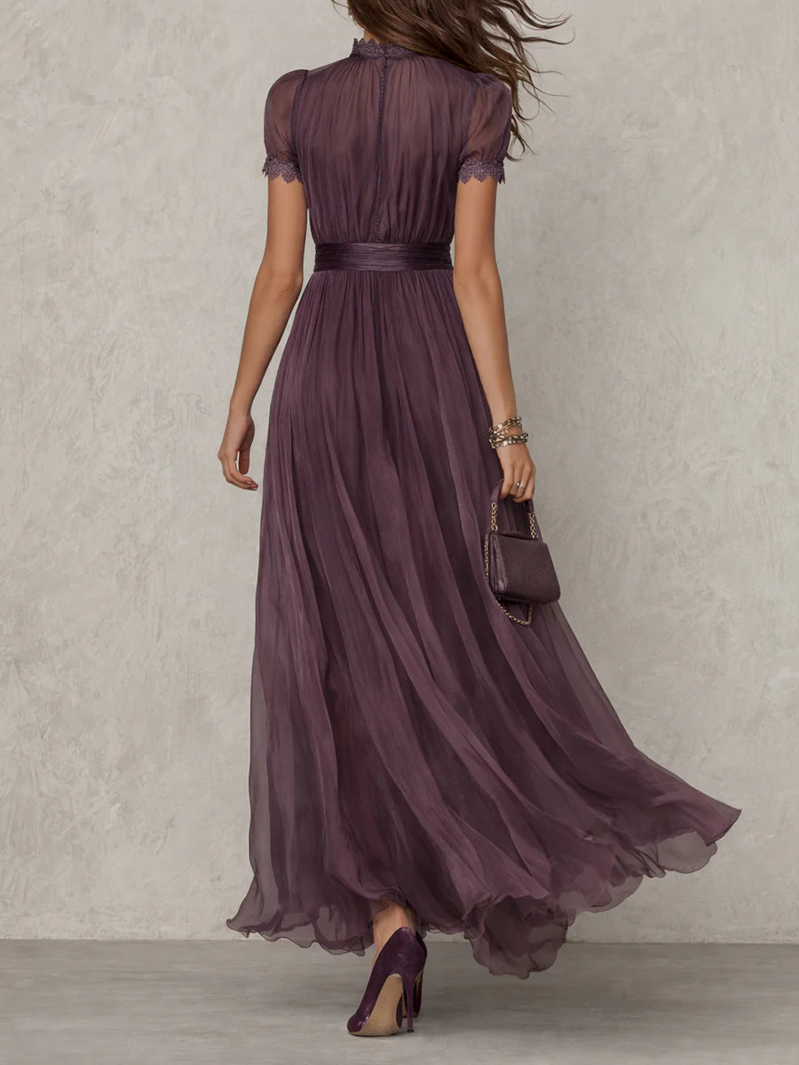 Flavia • Vestido largo morado con escote de cerradura y borde de encaje de chifón